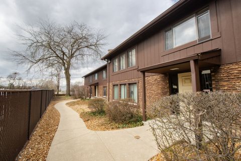 Tiny photo for 107 65th Lake Drive #202, Westmont, IL 60559 (MLS # 12501358)