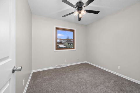 Tiny photo for 4723 Western Avenue, Davenport, IA 52806 (MLS # 100000045)