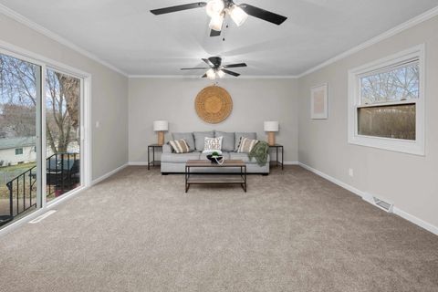 Tiny photo for 4723 Western Avenue, Davenport, IA 52806 (MLS # 100000045)