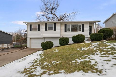Tiny photo for 4723 Western Avenue, Davenport, IA 52806 (MLS # 100000045)