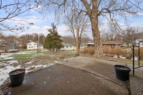 Tiny photo for 4723 Western Avenue, Davenport, IA 52806 (MLS # 100000045)