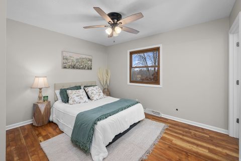 Tiny photo for 4723 Western Avenue, Davenport, IA 52806 (MLS # 100000045)