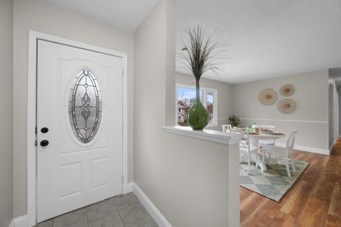 Tiny photo for 4723 Western Avenue, Davenport, IA 52806 (MLS # 100000045)