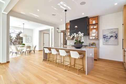 Tiny photo for 527 Kensington Court, Hinsdale, IL 60521 (MLS # 12547997)