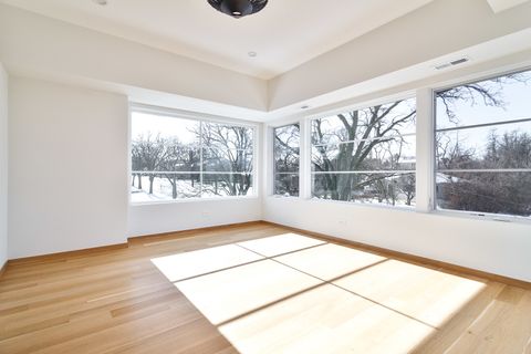 Tiny photo for 527 Kensington Court, Hinsdale, IL 60521 (MLS # 12547997)