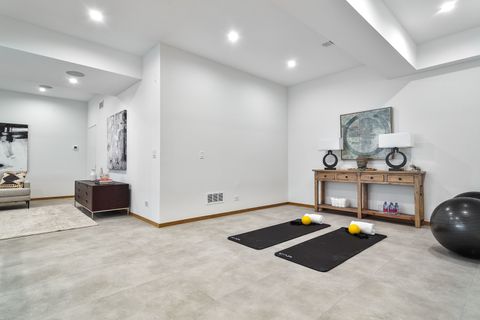 Tiny photo for 527 Kensington Court, Hinsdale, IL 60521 (MLS # 12547997)