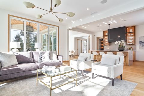 Tiny photo for 527 Kensington Court, Hinsdale, IL 60521 (MLS # 12547997)