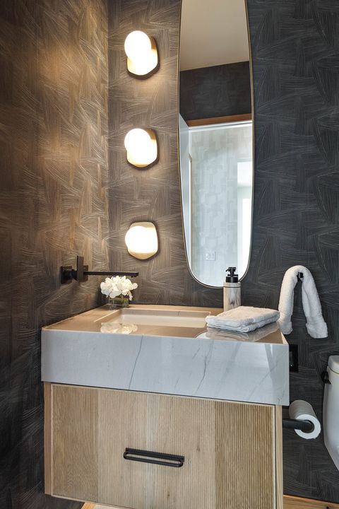 Tiny photo for 527 Kensington Court, Hinsdale, IL 60521 (MLS # 12547997)