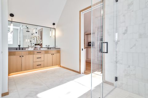 Tiny photo for 527 Kensington Court, Hinsdale, IL 60521 (MLS # 12547997)