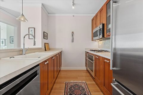 Tiny photo for 1570 ELMWOOD Avenue #1302, Evanston, IL 60201 (MLS # 12504814)