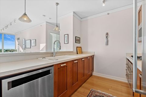 Tiny photo for 1570 ELMWOOD Avenue #1302, Evanston, IL 60201 (MLS # 12504814)