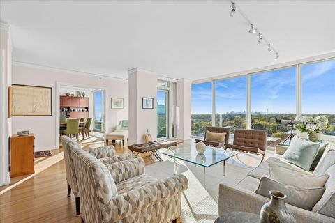 Tiny photo for 1570 ELMWOOD Avenue #1302, Evanston, IL 60201 (MLS # 12504814)