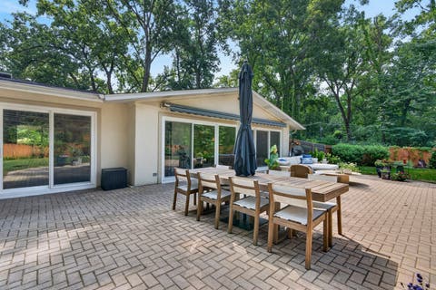 Tiny photo for 54 Oakwood Lane, Lincolnshire, IL 60069 (MLS # 12714043)