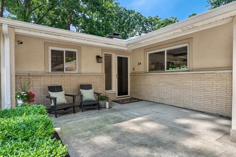 Tiny photo for 54 Oakwood Lane, Lincolnshire, IL 60069 (MLS # 12714043)