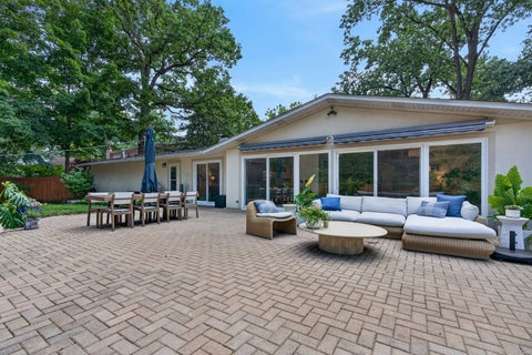 Tiny photo for 54 Oakwood Lane, Lincolnshire, IL 60069 (MLS # 12714043)