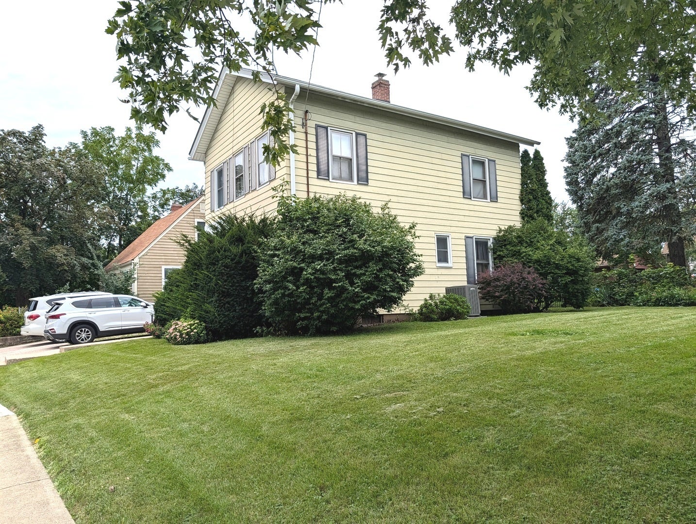 802 Erie Street