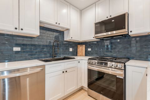 Tiny photo for 1535 W Estes Avenue #G, Chicago, IL 60626 (MLS # 12542838)