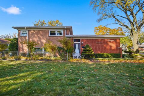 Tiny photo for 7646 Kilbourn Avenue, Skokie, IL 60076 (MLS # 12509601)