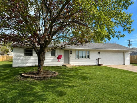 Tiny photo for 419 E Cleveland Street, Cullom, IL 60929 (MLS # 12620106)