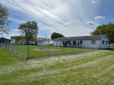 Tiny photo for 419 E Cleveland Street, Cullom, IL 60929 (MLS # 12620106)