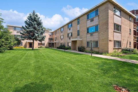 Photo of 7019 N Ridge Boulevard #3B, Chicago, IL 60645 (MLS # 12616951)