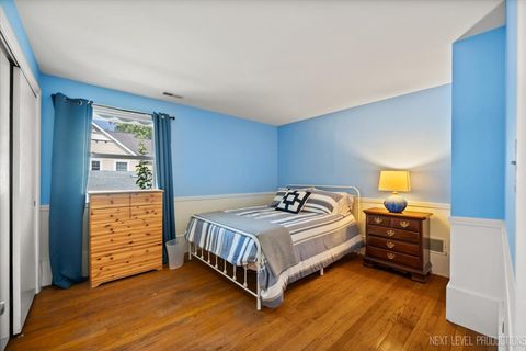 Tiny photo for 83 N Park Boulevard, Glen Ellyn, IL 60137 (MLS # 12584370)