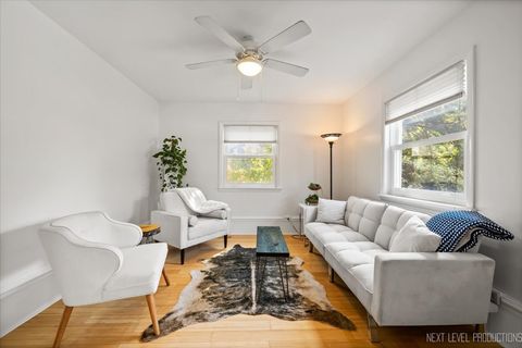 Tiny photo for 83 N Park Boulevard, Glen Ellyn, IL 60137 (MLS # 12584370)