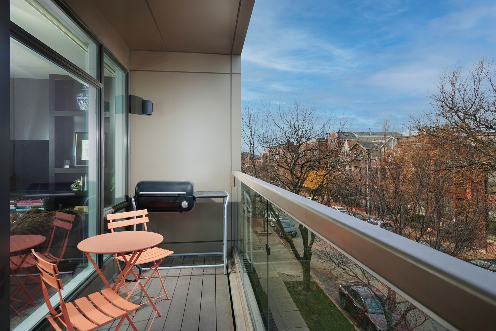 1305 W Diversey Parkway 2