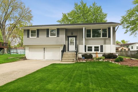 Photo of 1029 Webster Lane, Schaumburg, IL 60193 (MLS # 12638235)