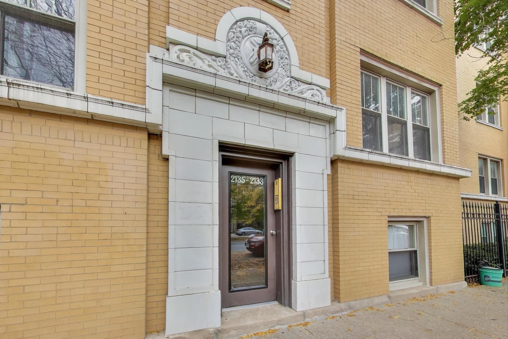 2135 N Kedzie Boulevard G