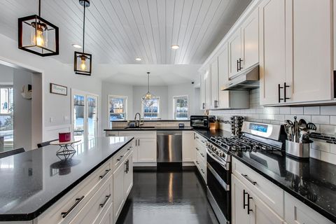 Tiny photo for 10S330 Oneill Drive, Burr Ridge, IL 60527 (MLS # 12543212)