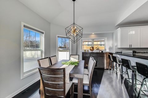 Tiny photo for 10S330 Oneill Drive, Burr Ridge, IL 60527 (MLS # 12543212)