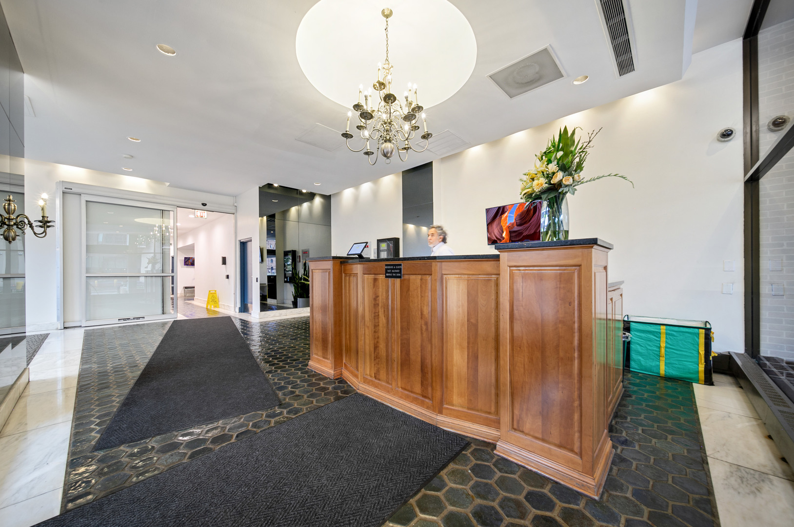 6171 N Sheridan Road 2103