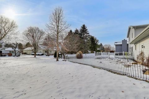 Tiny photo for 3409 W Bretons Drive, McHenry, IL 60050 (MLS # 12533236)