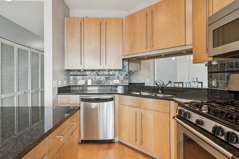 Tiny photo for 720 W RANDOLPH Street #502, Chicago, IL 60661 (MLS # 12466993)