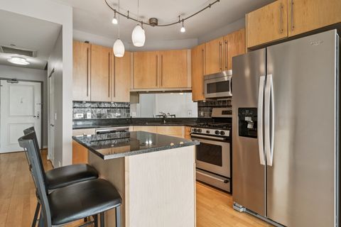 Tiny photo for 720 W RANDOLPH Street #502, Chicago, IL 60661 (MLS # 12466993)