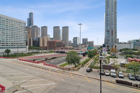 Tiny photo for 720 W RANDOLPH Street #502, Chicago, IL 60661 (MLS # 12466993)