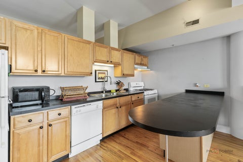 Tiny photo for 165 N Canal Street #1205, Chicago, IL 60606 (MLS # 12735835)