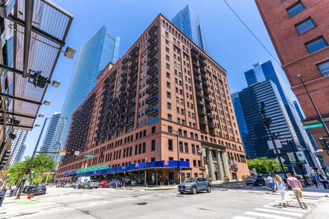 Photo of 165 N Canal Street #1205, Chicago, IL 60606 (MLS # 12735835)