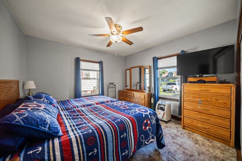 Tiny photo for 2134 W Locust Street, Davenport, IA 52804 (MLS # 12681592)