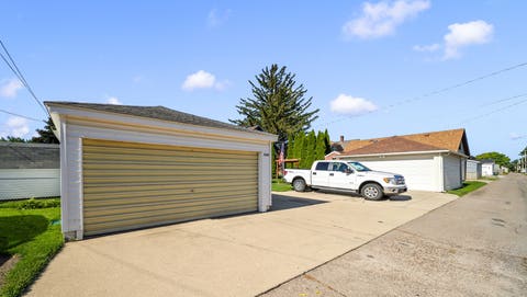 Tiny photo for 2134 W Locust Street, Davenport, IA 52804 (MLS # 12681592)