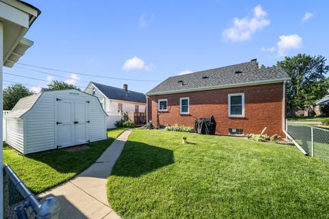 Tiny photo for 2134 W Locust Street, Davenport, IA 52804 (MLS # 12681592)