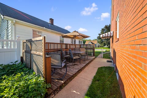 Tiny photo for 2134 W Locust Street, Davenport, IA 52804 (MLS # 12681592)