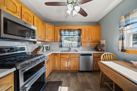 Tiny photo for 2134 W Locust Street, Davenport, IA 52804 (MLS # 12681592)