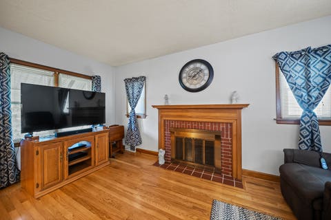Tiny photo for 2134 W Locust Street, Davenport, IA 52804 (MLS # 12681592)