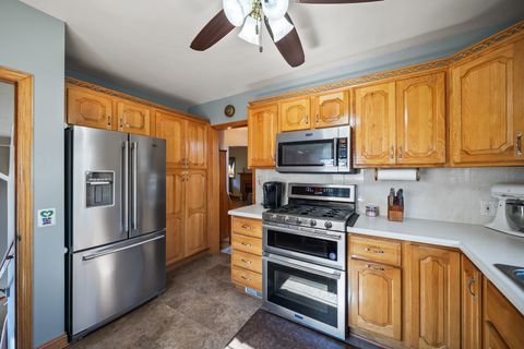 Tiny photo for 2134 W Locust Street, Davenport, IA 52804 (MLS # 12681592)