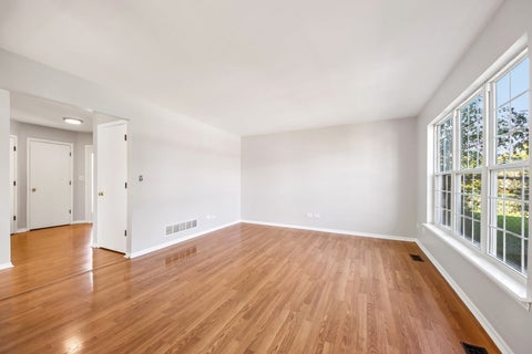 Tiny photo for 1084 Viewpoint Drive, Lake In The Hills, IL 60156 (MLS # 12782039)