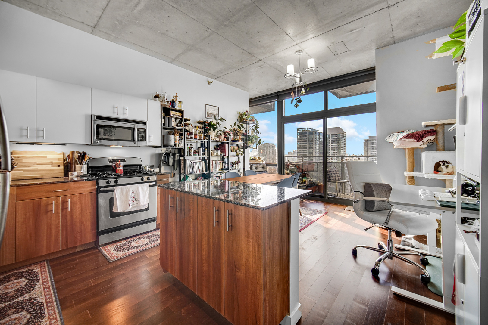 235 W VAN BUREN Street 2307