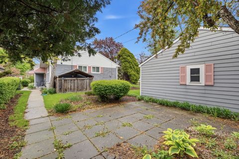Tiny photo for 1844 Lemar Avenue, Evanston, IL 60201 (MLS # 12629842)