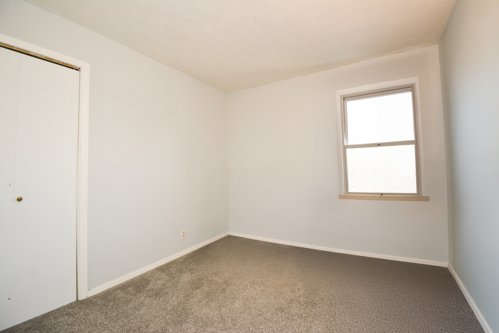 Bloomington, Illinois 61704, United States, 5 Bedrooms Bedrooms, ,3 BathroomsBathrooms,Residential,Active,240110